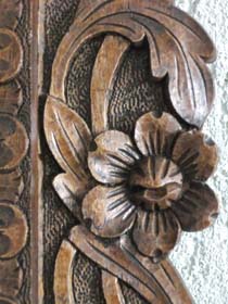 L8wood carving